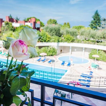 Hotel Residence Holiday Sirmione Dış mekan fotoğraf
