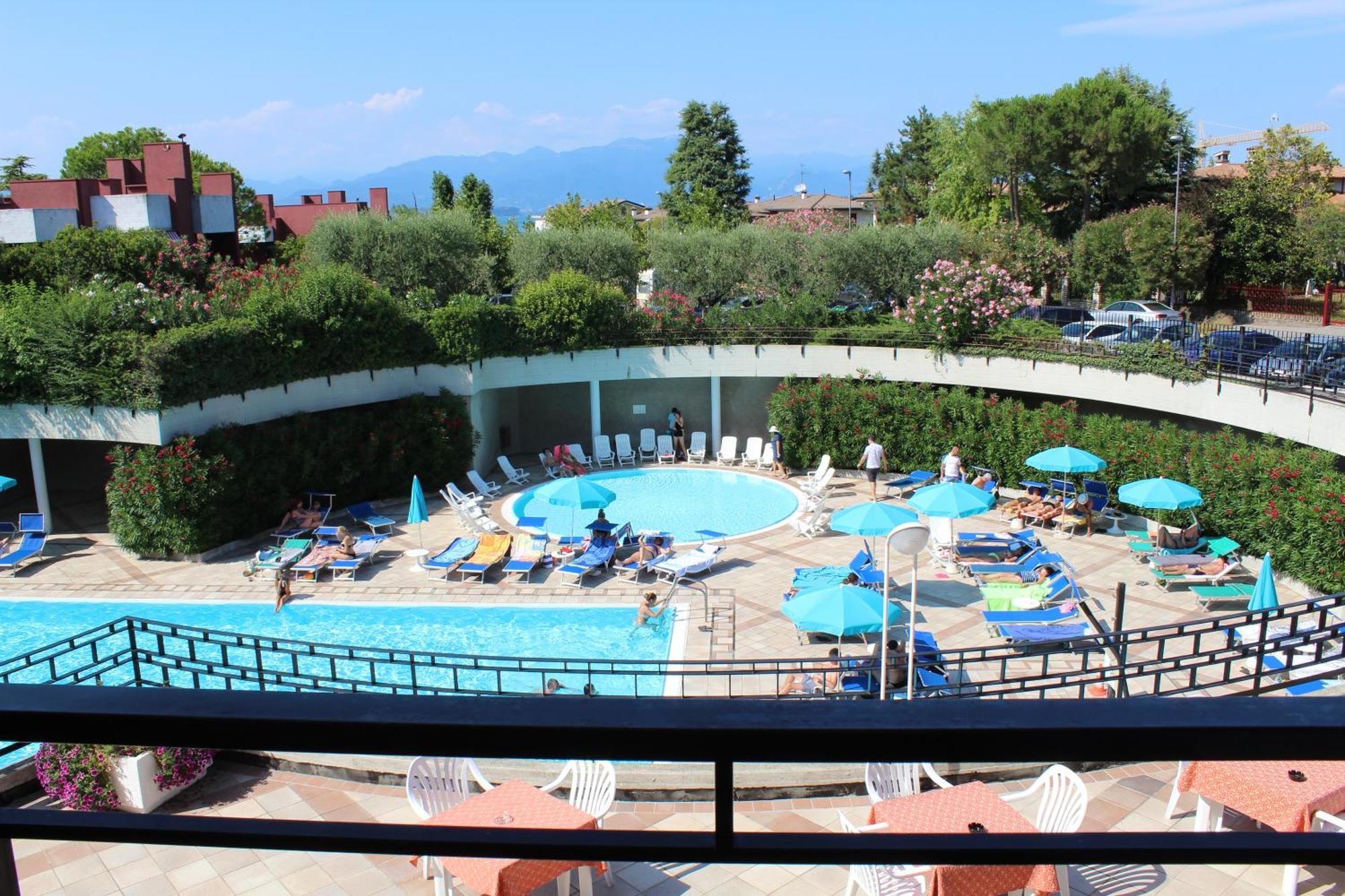 Hotel Residence Holiday Sirmione Dış mekan fotoğraf