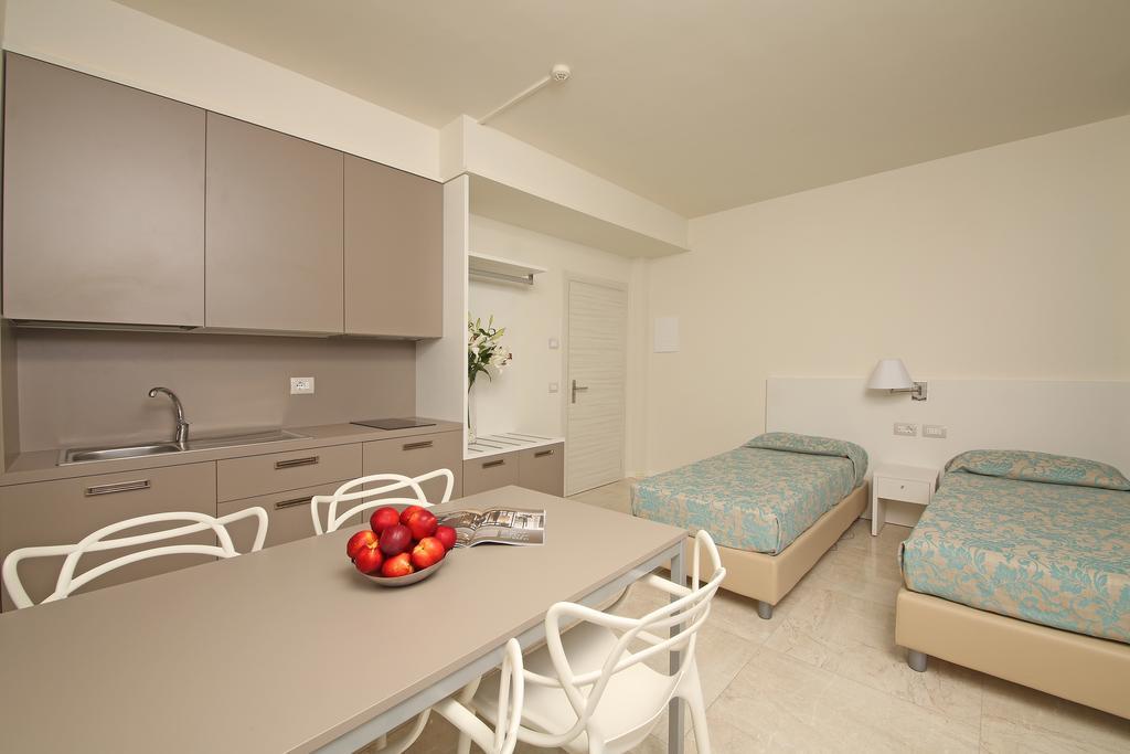 Hotel Residence Holiday Sirmione Dış mekan fotoğraf
