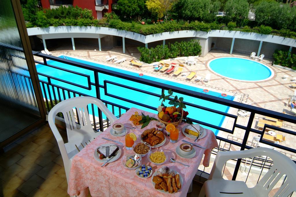 Hotel Residence Holiday Sirmione Dış mekan fotoğraf