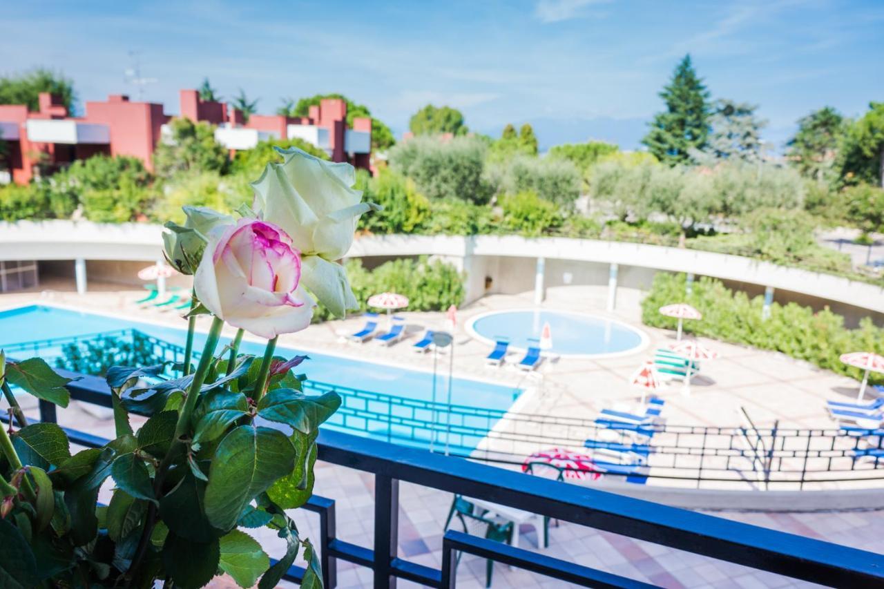 Hotel Residence Holiday Sirmione Dış mekan fotoğraf